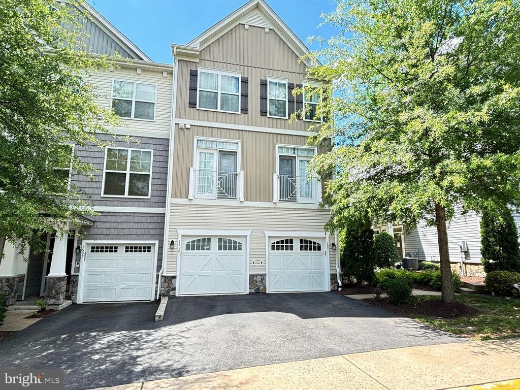 1599 RENATE DR, Woodbridge, VA 22192