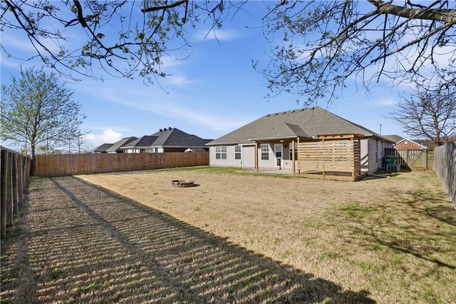 551 Dogwood Street, Centerton, AR 72719