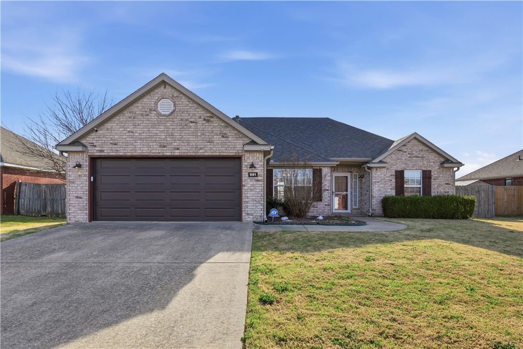 551 Dogwood Street, Centerton, AR 72719