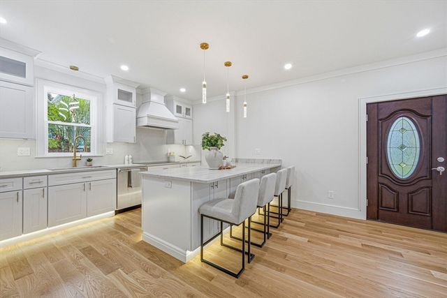 14 Hillside Ave, Winchester, MA 01890
