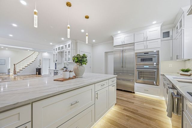 14 Hillside Ave, Winchester, MA 01890