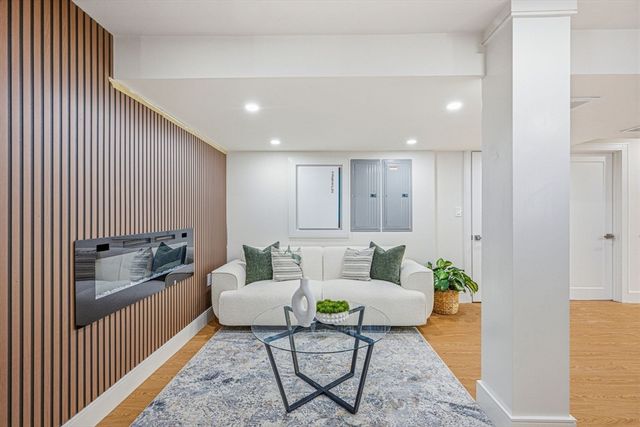 14 Hillside Ave, Winchester, MA 01890
