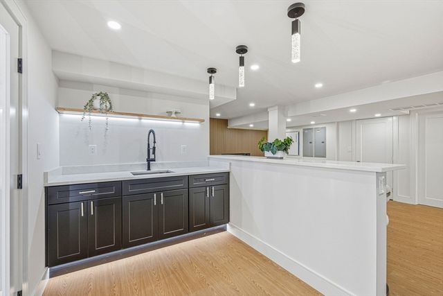 14 Hillside Ave, Winchester, MA 01890