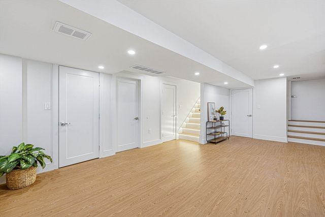 14 Hillside Ave, Winchester, MA 01890