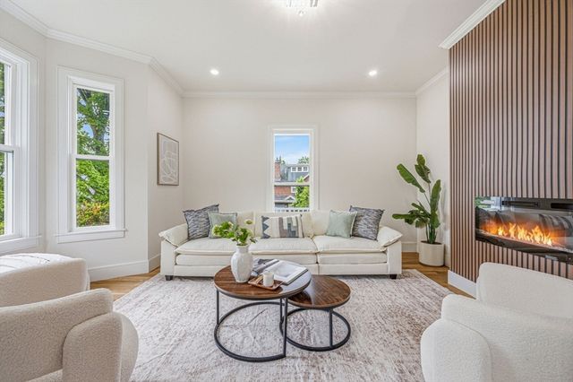 14 Hillside Ave, Winchester, MA 01890