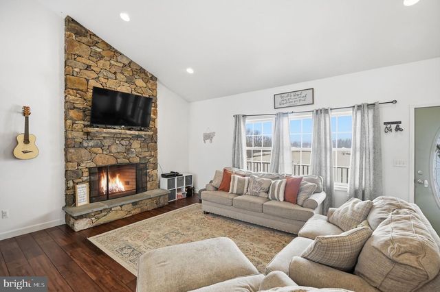 7466 MEADOW VIEW LN, Rixeyville, VA 22737