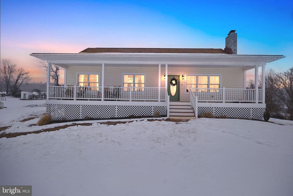 7466 MEADOW VIEW LN, Rixeyville, VA 22737