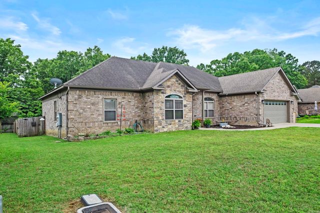 196 Forest Oak Drive, Jacksonville, AR 72076