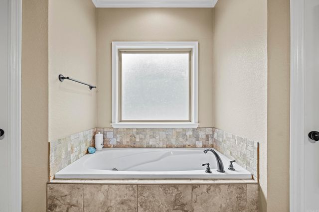 196 Forest Oak Drive, Jacksonville, AR 72076