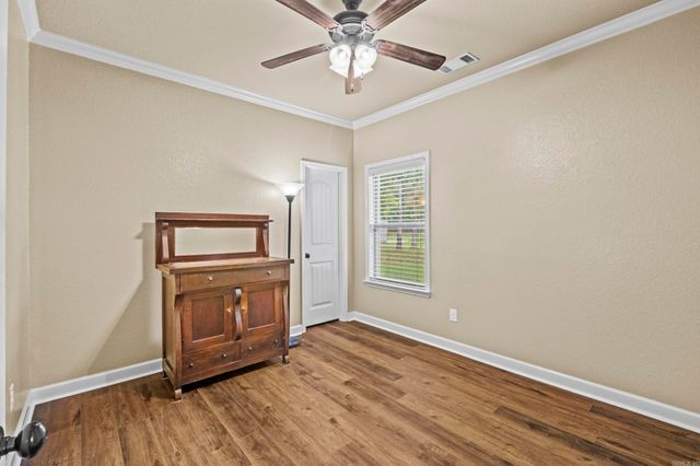 196 Forest Oak Drive, Jacksonville, AR 72076