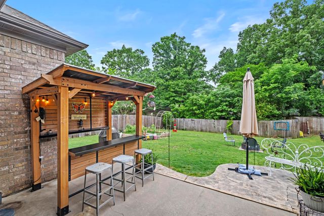 196 Forest Oak Drive, Jacksonville, AR 72076