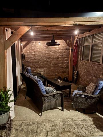 196 Forest Oak Drive, Jacksonville, AR 72076