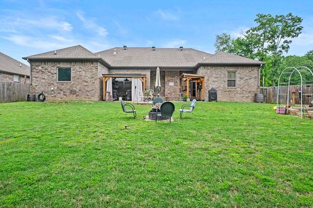 196 Forest Oak Drive, Jacksonville, AR 72076