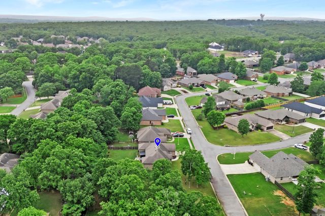 196 Forest Oak Drive, Jacksonville, AR 72076