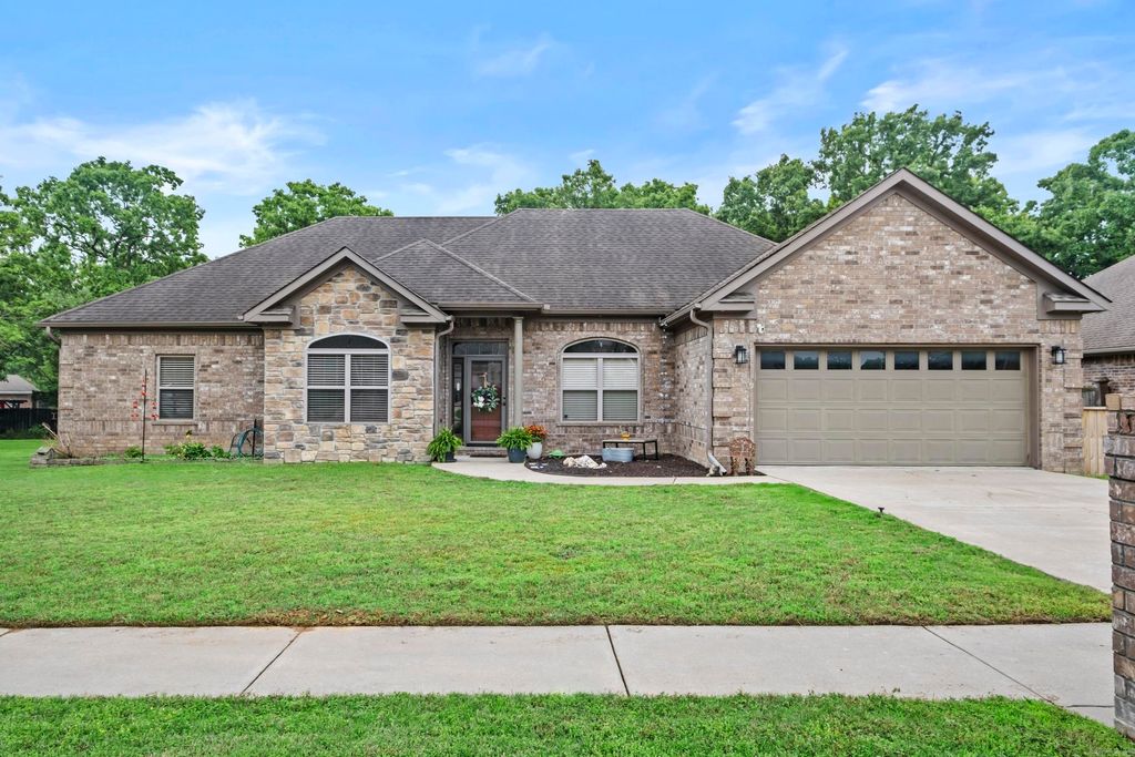 196 Forest Oak Drive, Jacksonville, AR 72076