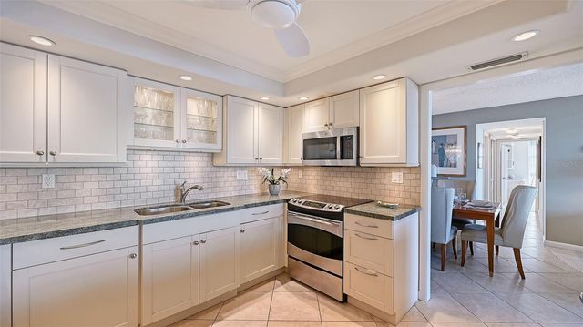 101 BENJAMIN FRANKLIN DRIVE 73, Sarasota, FL 34236