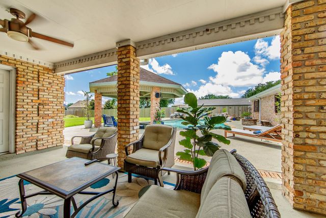 235 Rienzi Drive, Thibodaux, LA 70301