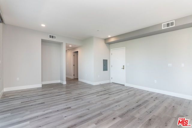 14612 Calvert Street 404, Van Nuys (los Angeles), CA 91411