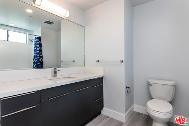 14612 Calvert Street 404, Van Nuys (los Angeles), CA 91411