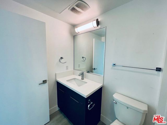 14612 Calvert Street 404, Van Nuys (los Angeles), CA 91411