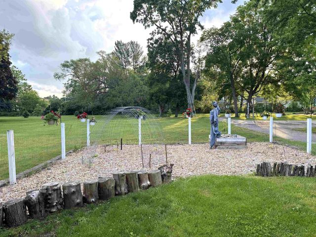 1318 E Broadway, Pleasant, MI 48858