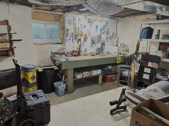 1318 E Broadway, Pleasant, MI 48858