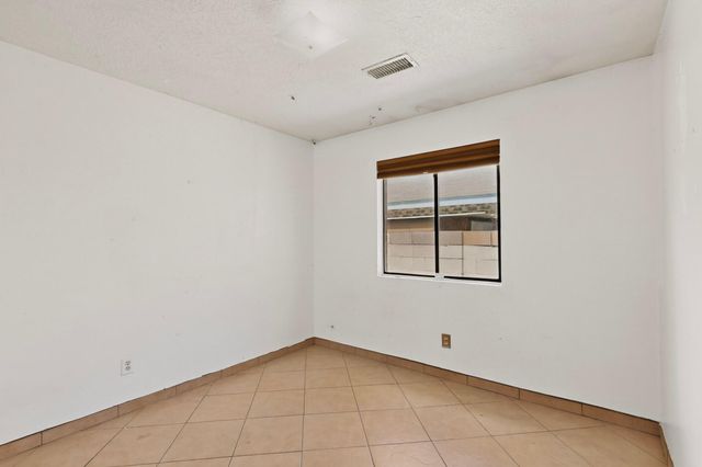 10404 Andretti Avenue SW, Albuquerque, NM 87121