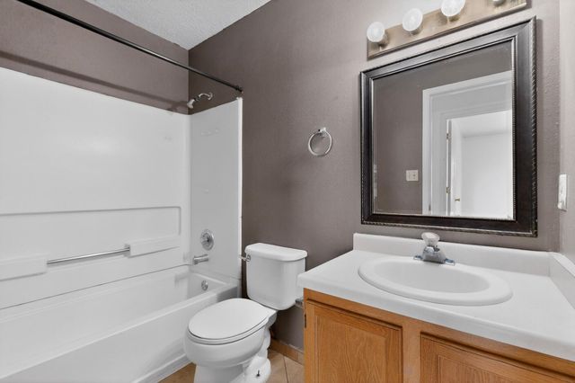 10404 Andretti Avenue SW, Albuquerque, NM 87121