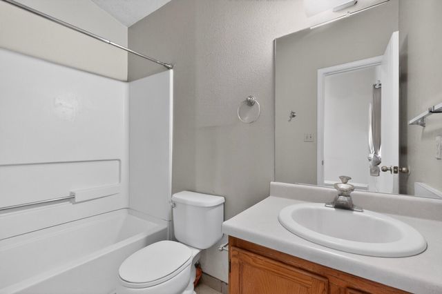 10404 Andretti Avenue SW, Albuquerque, NM 87121