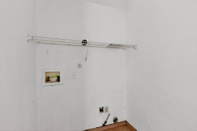 10404 Andretti Avenue SW, Albuquerque, NM 87121