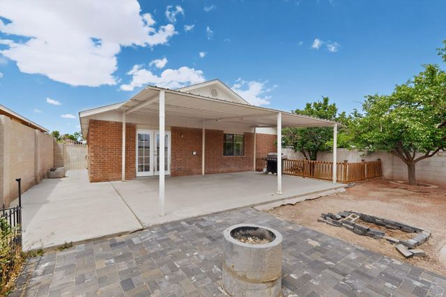 10404 Andretti Avenue SW, Albuquerque, NM 87121