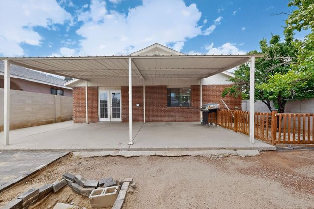 10404 Andretti Avenue SW, Albuquerque, NM 87121