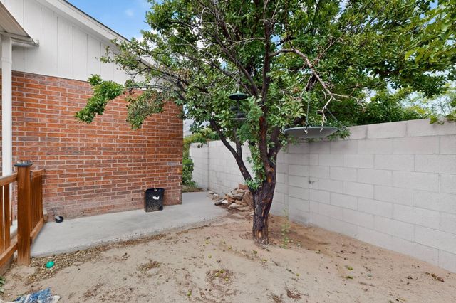10404 Andretti Avenue SW, Albuquerque, NM 87121
