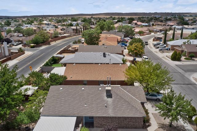 10404 Andretti Avenue SW, Albuquerque, NM 87121