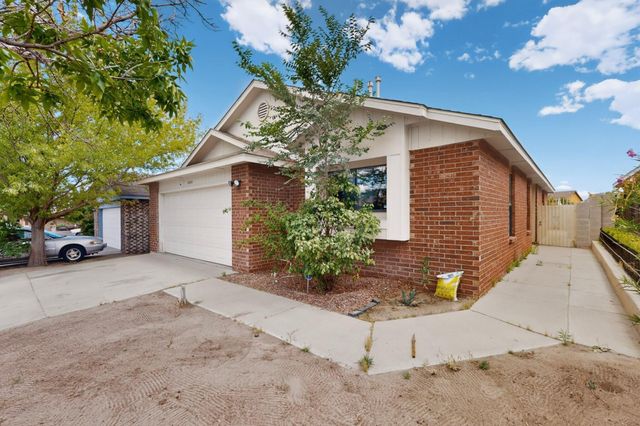 10404 Andretti Avenue SW, Albuquerque, NM 87121