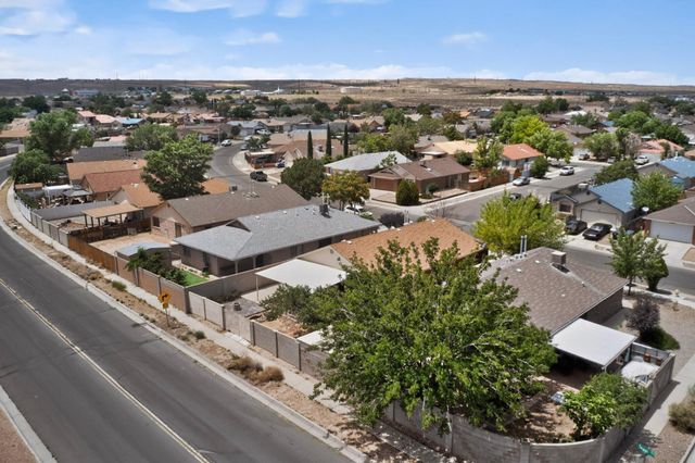10404 Andretti Avenue SW, Albuquerque, NM 87121