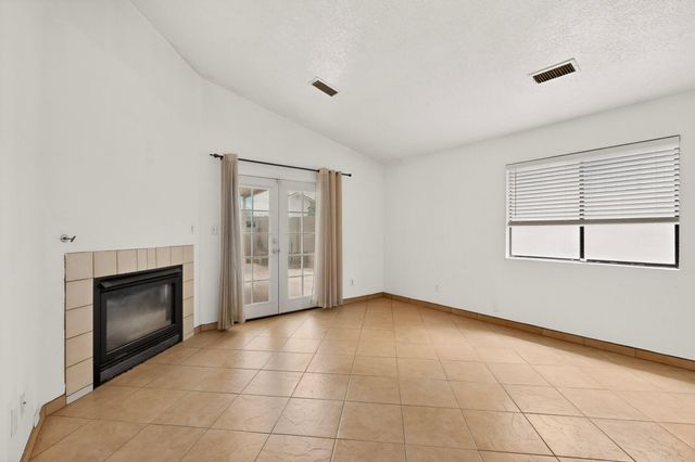 10404 Andretti Avenue SW, Albuquerque, NM 87121