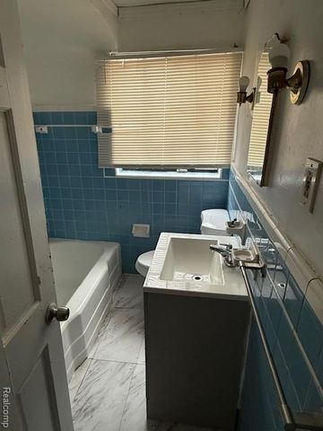 19625 Gallagher Street, Detroit, MI 48234