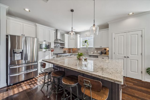 1430 Chamboard Lane, Houston, TX 77018