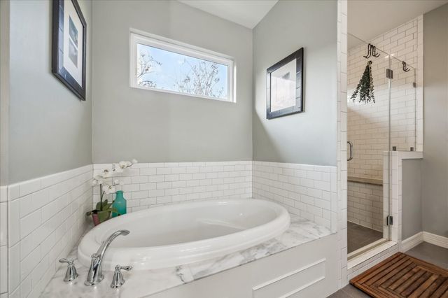 1430 Chamboard Lane, Houston, TX 77018