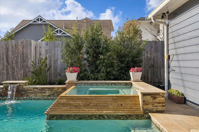 1430 Chamboard Lane, Houston, TX 77018