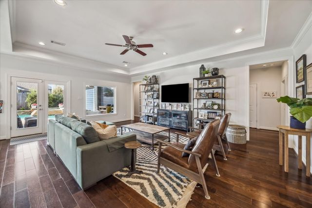 1430 Chamboard Lane, Houston, TX 77018