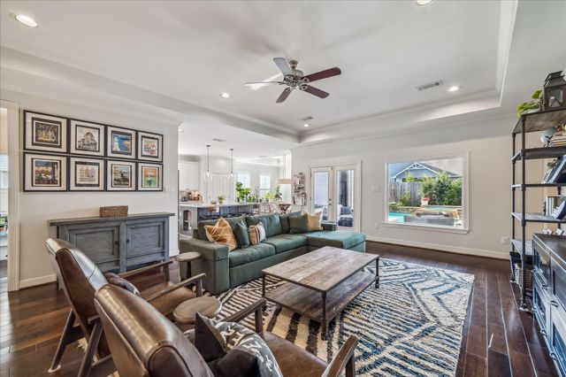 1430 Chamboard Lane, Houston, TX 77018