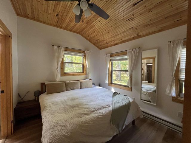 1894 W 16th Avenue, Friendship, WI 53934