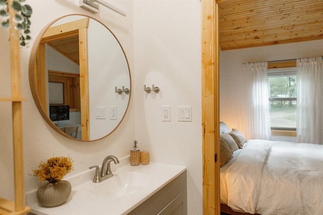 1894 W 16th Avenue, Friendship, WI 53934