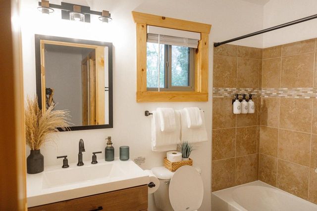 1894 W 16th Avenue, Friendship, WI 53934