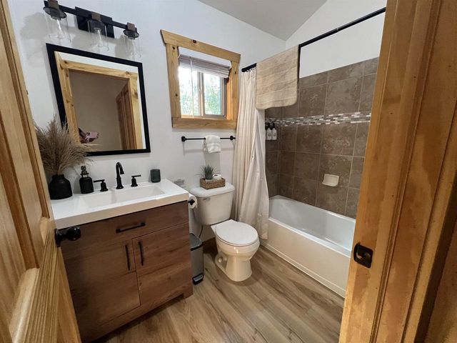 1894 W 16th Avenue, Friendship, WI 53934