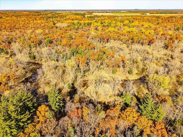 1894 W 16th Avenue, Friendship, WI 53934