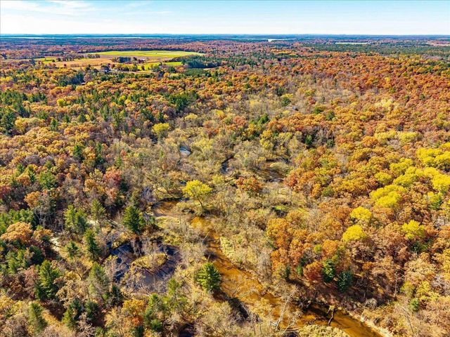 1894 W 16th Avenue, Friendship, WI 53934