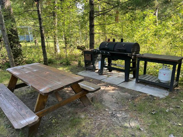 1894 W 16th Avenue, Friendship, WI 53934